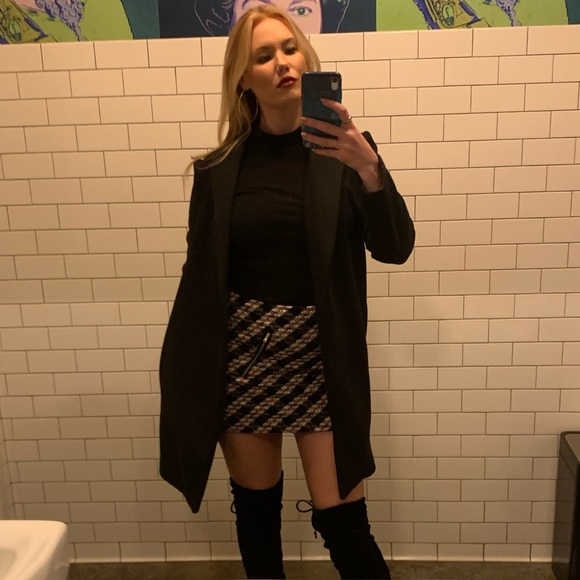 Meet your Posher, Emma - Picture 2 of 3